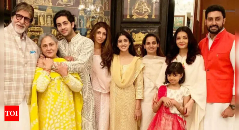 Amitabh Bachchan reveals how his son Abhishek Bachchan and grandchildren Aaradhya Bachchan, Navya Naveli Nanda and Agastya Nanda react to his tech troubles: ‘Aapki umar ho gayi hai’ | Hindi Movie News – Times of India