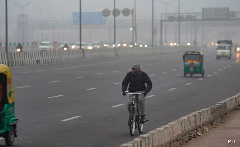 Delhi Records Winter Season’s Coldest Morning At 7.1 Degrees Celsius