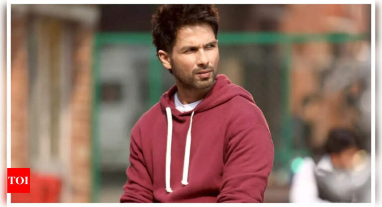 Shahid Kapoor recalls being ‘made to feel less of star’ before ‘Kabir Singh’; sparks padmaavat speculation among fans | – The Times of India