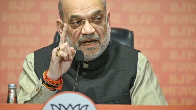 Viral Video | Jai Shah turns protective father as Amit Shah blesses grandson with sacred flame. What happens next | Mint
