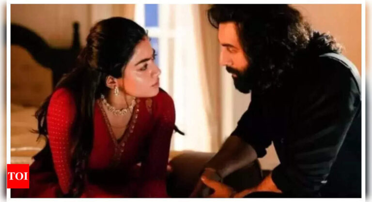 When Ranbir Kapoor left Rashmika Mandanna crying on sets of ‘Animal’: ‘Hum toh aam aadmi hain naa…’ | – The Times of India
