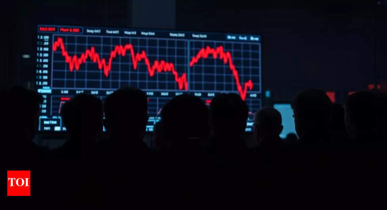 Asian stocks fall as US court revives Trump tariffs: Nikkei and Hang Seng drop 1.4%, Shanghai slips 0.5% – Times of India