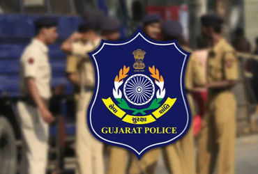 ‘અમે ડોન છીએ, પોલીસને દોડાવીને મારવા છે’ કહીને મેઘાણીનગરમાં જીવલેણ હુમલો | Attack on police and home guards in Meghaninagar