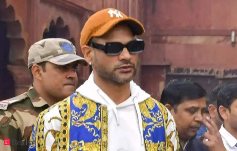 Shikhar Dhawan buys flat in DLF’s The Dahlias for ₹69 crore – ET RealEstate