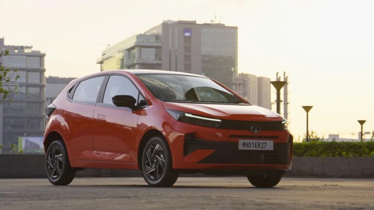2025 Tata Altroz Facelift review: Focused on comfort, utility, and diesel ficiency