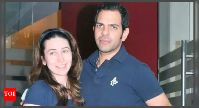 Karisma Kapoor’s alleged LAST photo with ex-husband Sanjay Kapur goes VIRAL after his untimely demise at 53 – See inside | – Times of India