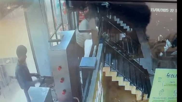 prayagraj bomb blast restaurant panic police started enquiry about the incident ann