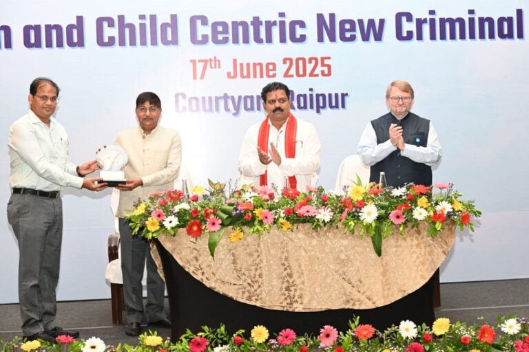 CG News: समाज की अपेक्षाओं पर खरा उतरना पुलिस की जिम्मेदारी | Chhattisgarh Deputy CM Vijay Sharma said that it is the responsibility of the police to meet the expectations of the society